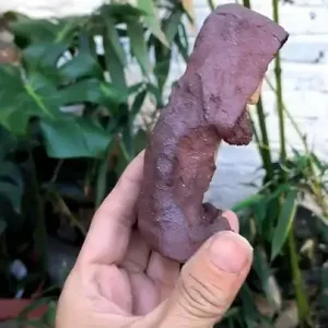 Meditating Zen Monk Clay Figurine-Hand-sculpted from natural clay, a peaceful piece of aesthetic decor for your tea table