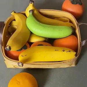 Banana Stress Toy-A hyper-realistic, half-eaten banana made of high-quality TPR.